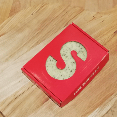 Kaasletter S sinterklaas kaas doosje brandnetel